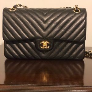 Auth Chanel Classic double flap chevron handbag